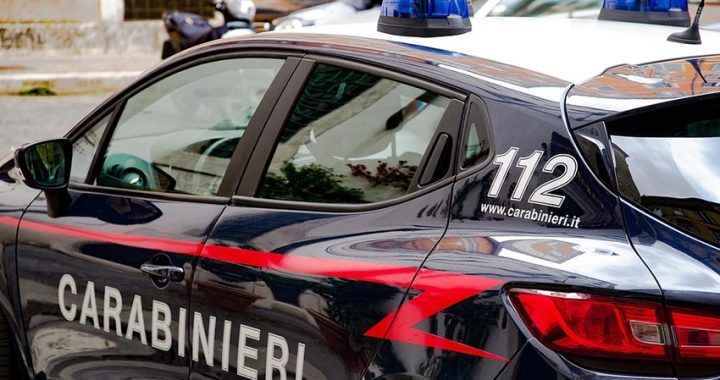 Sfruttatati per distribuire volantini, 11 persone e 3 società nei guai