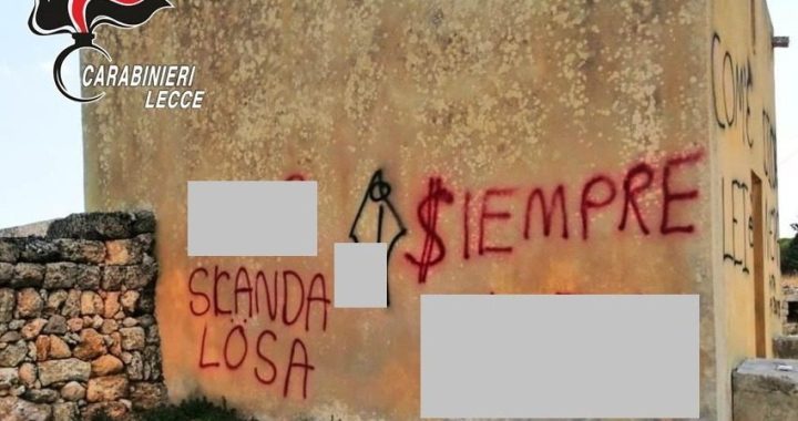 scritte blasfeme