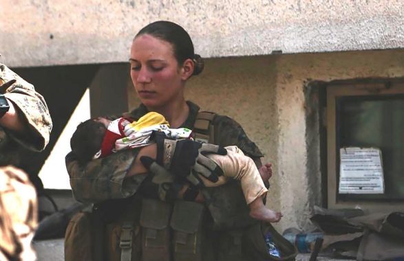 Vittime Usa: Nicole Gee vola via in Afghanistan