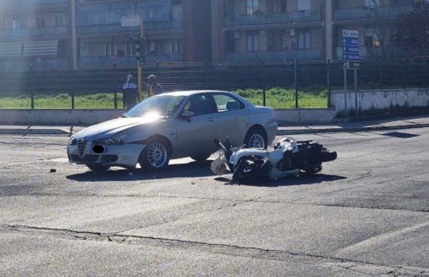 Incidente Tra Auto E Moto All'incrocio Delle Autolinee Di Latina; Un ...