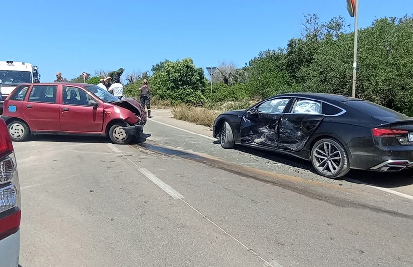 Scontro Tra Due Auto Nel Salento Coinvolti In Un Ferito Grave