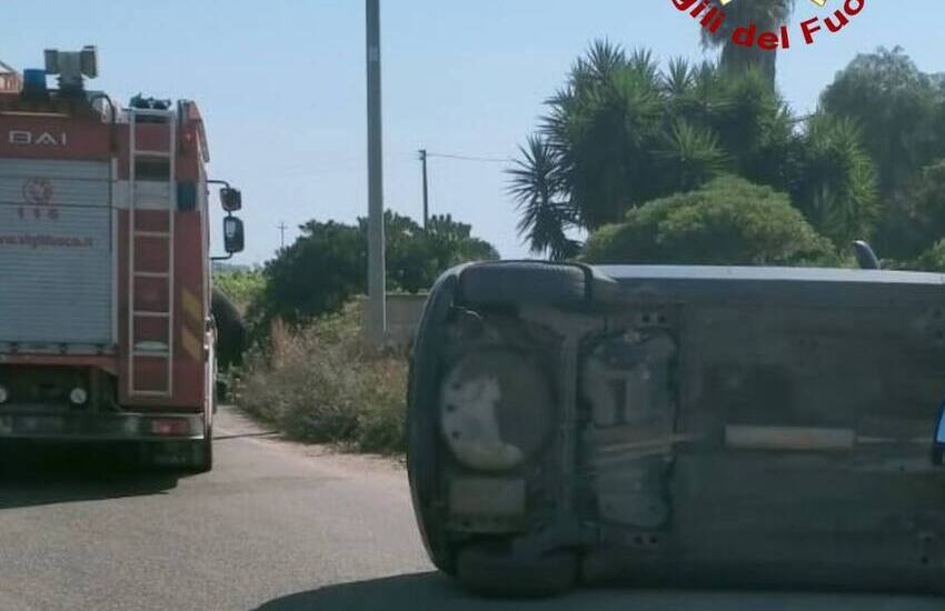 Paura sulla provinciale, auto si ribalta dopo uno scontro