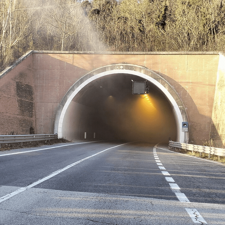 Urbino, Tragedia Sulla Strada Statale: Autobus Di Ragazzi In Gita Si ...