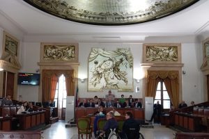 Catania, ‘Question time’: 7 le interrogazioni, dal caos in via Santa Sofia agli sversamenti a Pantano D’Arci