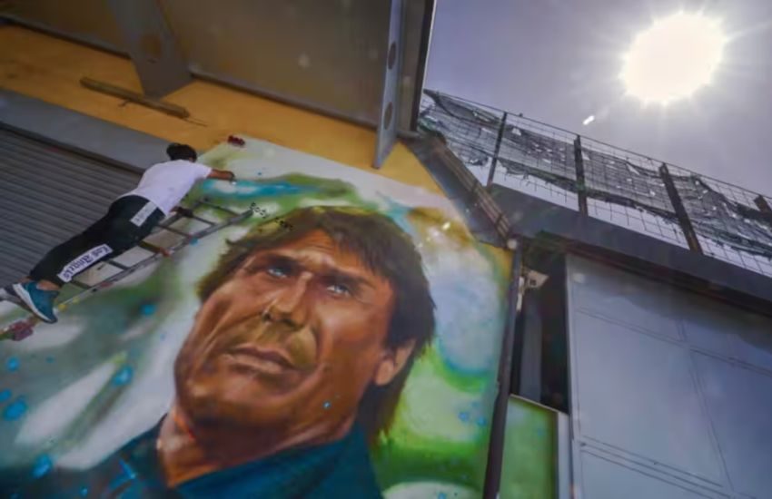 Antonio Conte già re di Napoli: spunta un murale dedicato al nuovo allenatore (VIDEO)