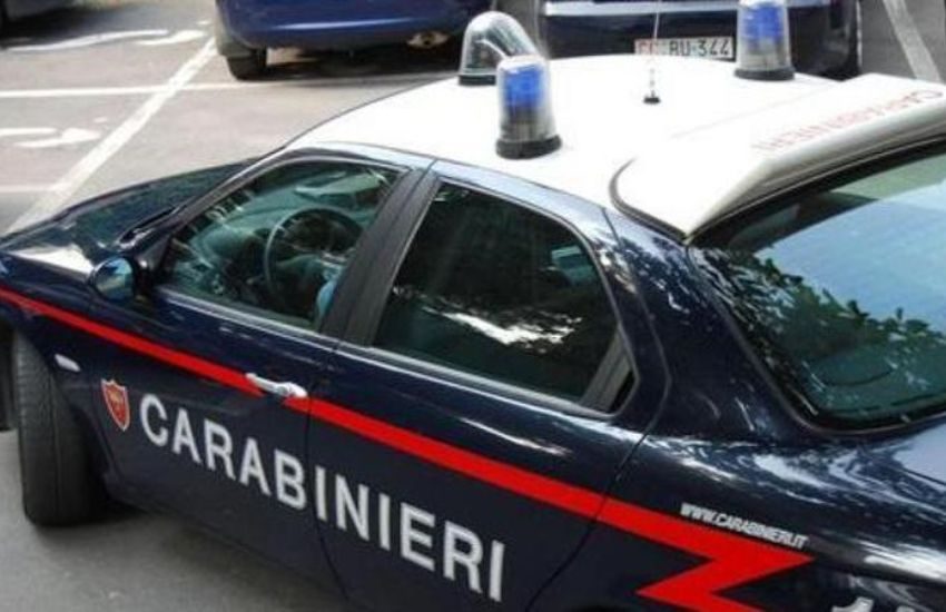 Carabinieri accoltellano pusher mentre erano fuori servizio: è giallo nel boschetto di Varese