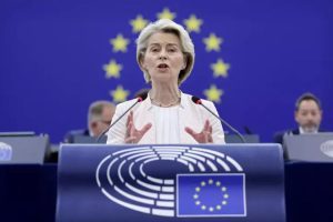 Ursula von der Leyen rieletta al vertice del Parlamento Europeo