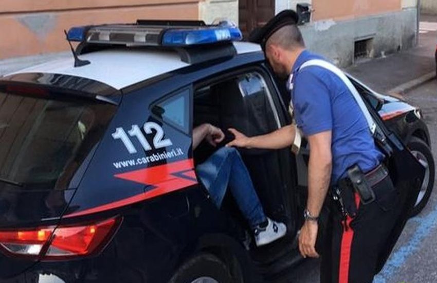 Sardegna: con un martello aggredisce un 39enne: arrestato un ambulante