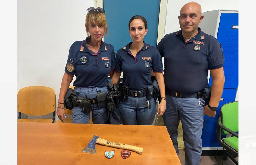 Rapina una donna per strada, ma viene seguito ed arrestato da un poliziotto pontino fuori servizio