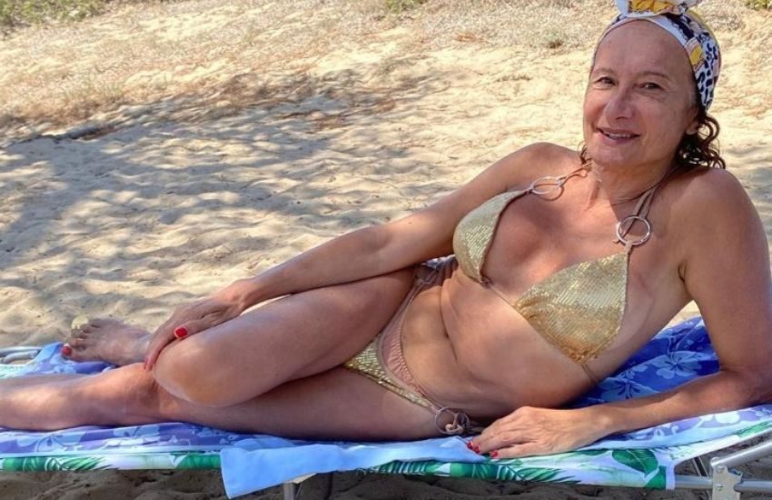 Vladimir Luxuria insultata per la foto in bikini: “Poveri frustrati, ma non è che dietro quell’odio…”