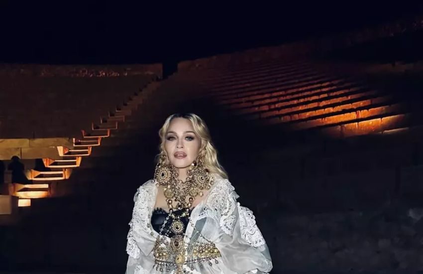 Madonna festeggia i 66 anni a Pompei e dona il suo sostegno al progetto “Sogno di volare”