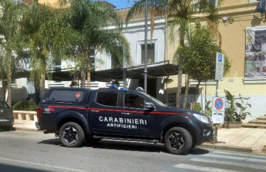 Bomba a scuola durante gli esami di riparazione in provincia di Latina, ma è un falso allarme