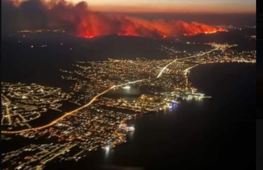 Città divorata dalle fiamme: case distrutte e migliaia di persone evacuate a causa di un devastante incendio