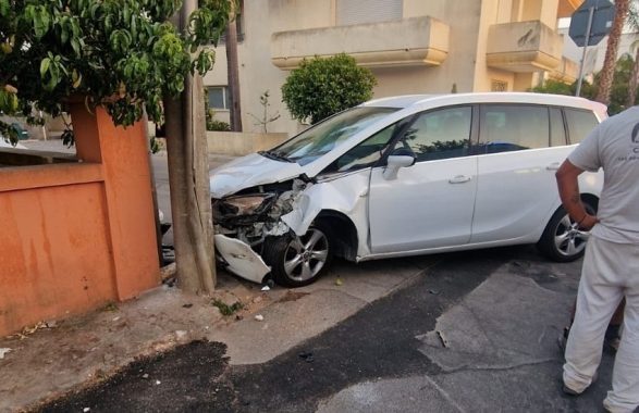 schianto tra auto nel salento