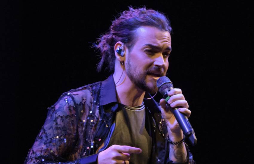 Valerio Scanu ancora contro Tony Effe: “È diversamente intonato”