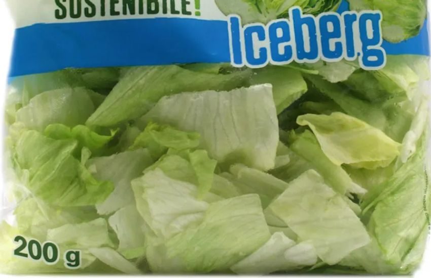 Insalata iceberg in busta e pesto, l’allarme del ministero della Salute: l’elenco dei prodotti contaminati