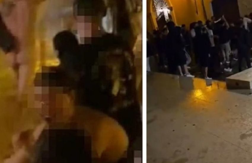 Nardò, turista si denuda in piazza: picchiato selvaggiamente dal branco