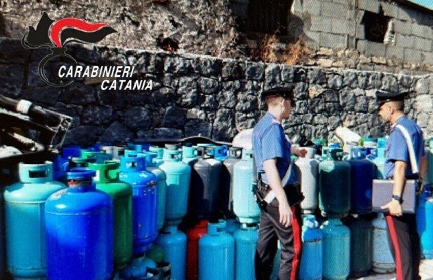 Picanello, i carabinieri scoprono un deposito abusivo di bombole di gas: nei guai 51enne