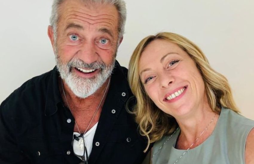 Il selfie virale di Giorgia Meloni con Mel Gibson: ecco “Mel e Mel”