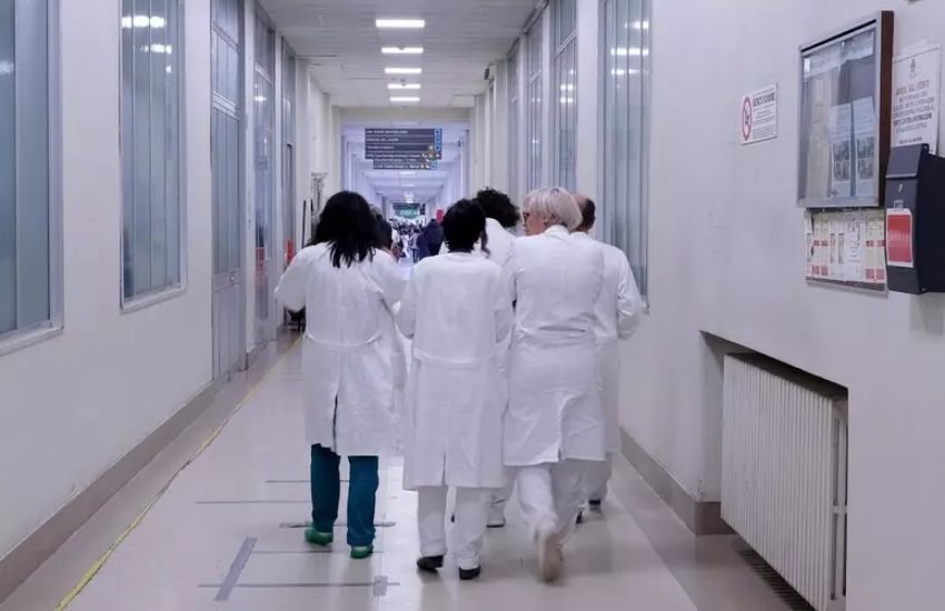 Manovra 2025, sciopero di medici e infermieri: “Briciole che offendono”