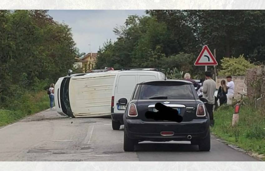 Scontro tra due mezzi in provincia di Latina: uno si ribalta. Gli occupanti scendono e aggrediscono l’altro automobilista, salvato dalla Polizia