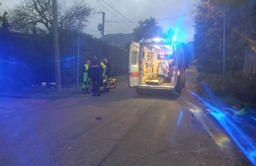 Tragico incidente con la moto: 39enne perde il controllo del mezzo e si schianta sull’asfalto. Inutili i soccorsi. Morto alla periferia di Supino