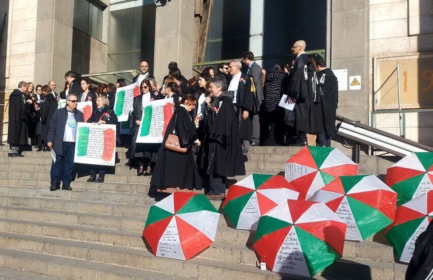 Anm Catania, magistrati in toga protestano contro la separazione delle carriere