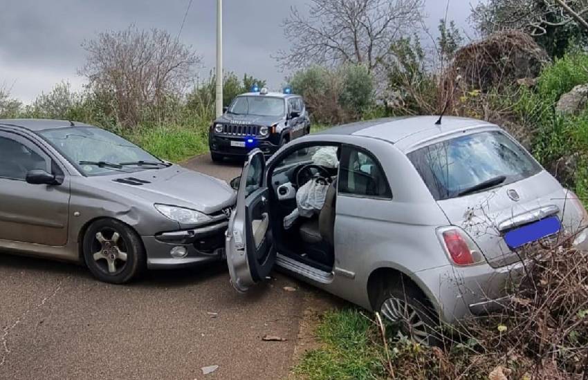 Scontro frontale tra due auto in provincia di Latina: tre persone ferite trasportate in ospedale