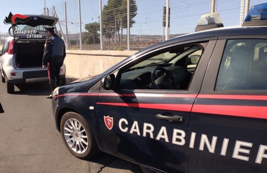 Acireale, arrestata coppia di spacciatori di cocaina