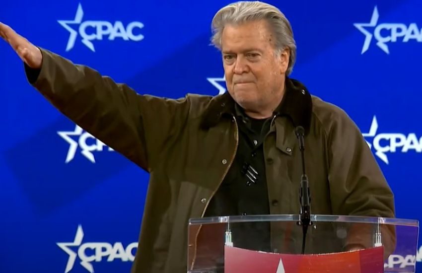 Saluto fascista di Bannon alla convention della destra USA, Bardella diserta l’evento. Le opposizioni tuonano: “La Meloni cancelli la sua partecipazione”